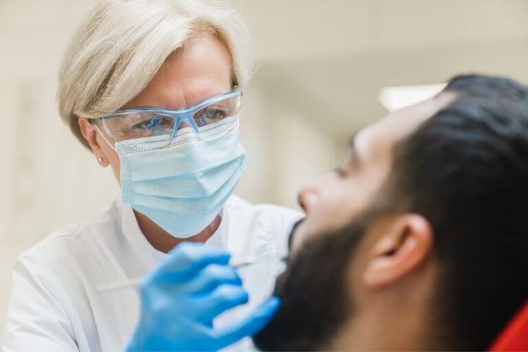 O uso de EPI´s é essencial para a biosseguranca e odontologia